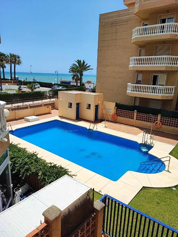 Casa Playa Guadalmar, Beautiful Apartment In Front Of The Sea, Wifi, Ac, Smart Tv, Private Parking Málaga