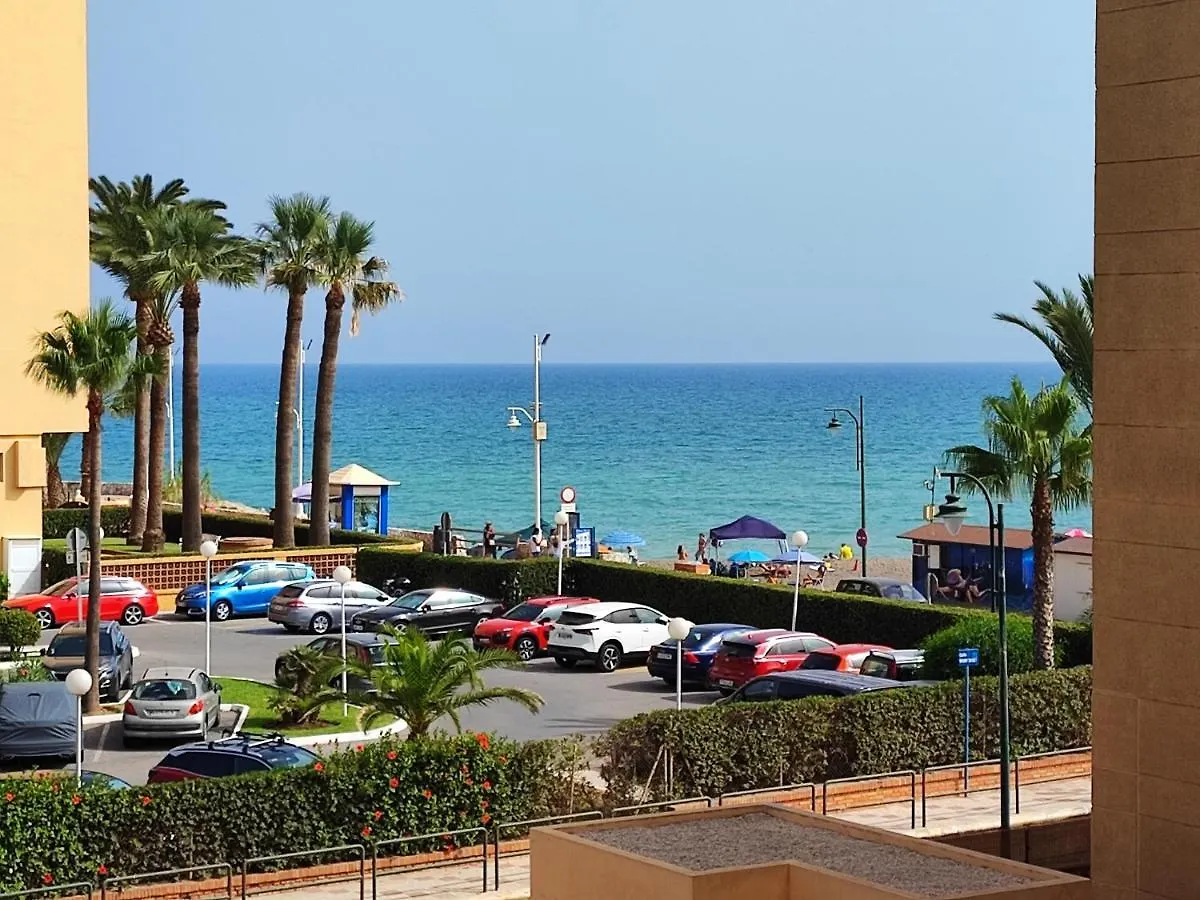 Casa Playa Guadalmar, Beautiful Apartment In Front Of The Sea, Wifi, Ac, Smart Tv, Private Parking Málaga