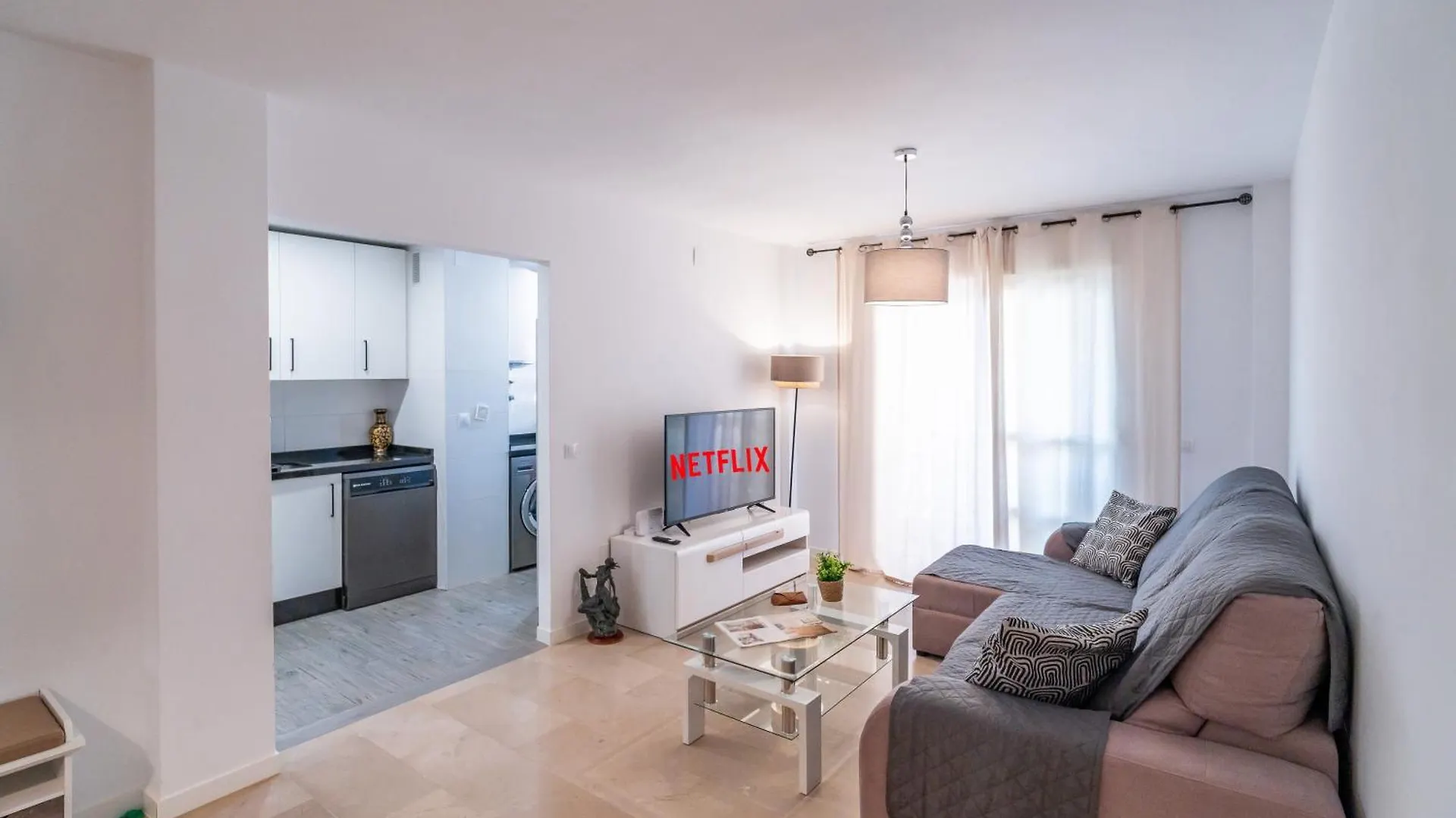 Casa Playa Guadalmar, Beautiful Apartment In Front Of The Sea, Wifi, Ac, Smart Tv, Private Parking Málaga Spagna