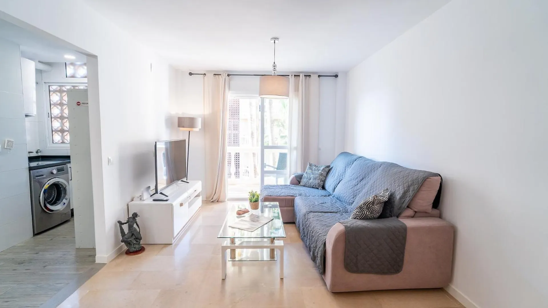 Casa Playa Guadalmar, Beautiful Apartment In Front Of The Sea, Wifi, Ac, Smart Tv, Private Parking Málaga