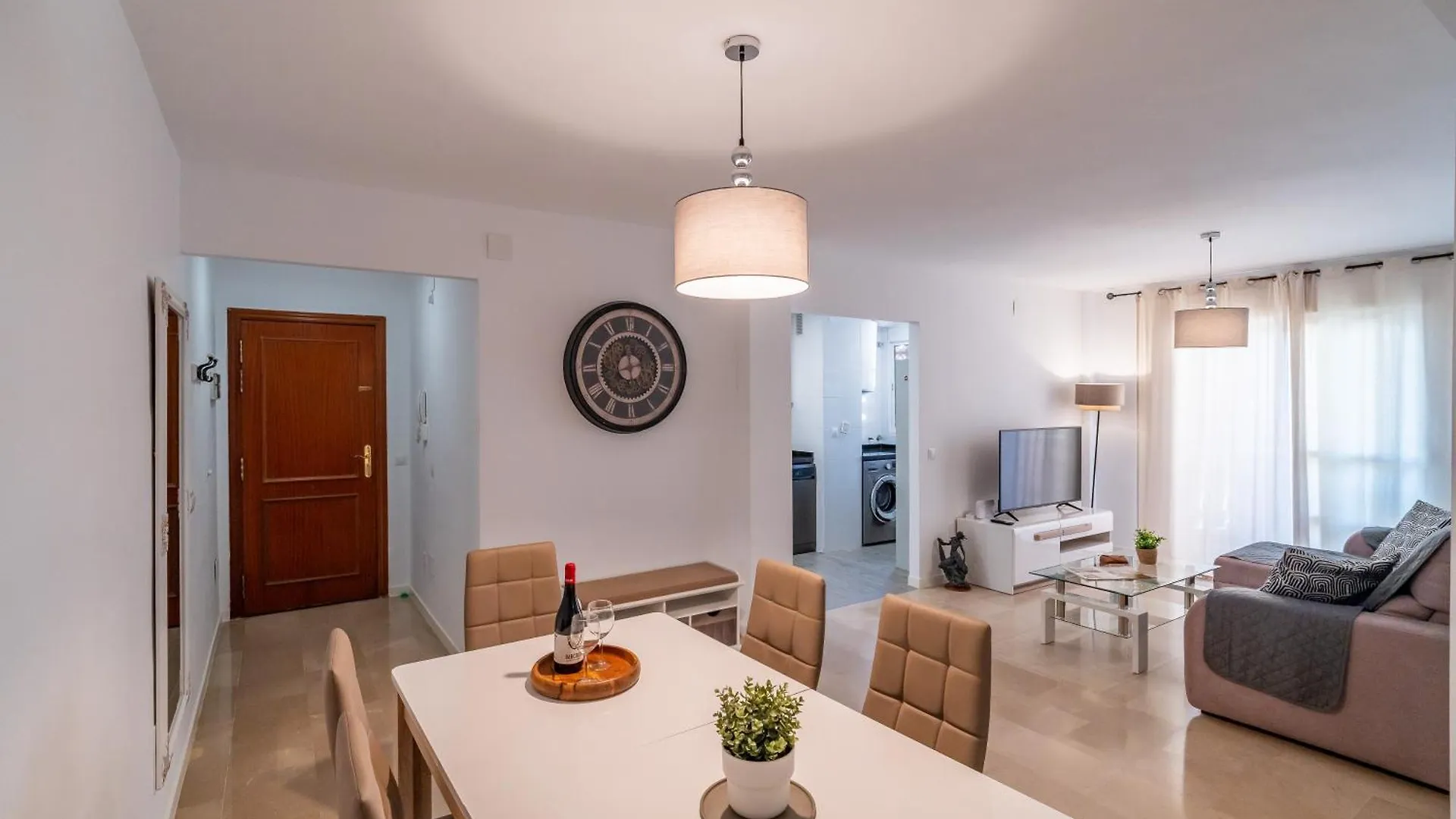 Casa Playa Guadalmar, Beautiful Apartment In Front Of The Sea, Wifi, Ac, Smart Tv, Private Parking Málaga