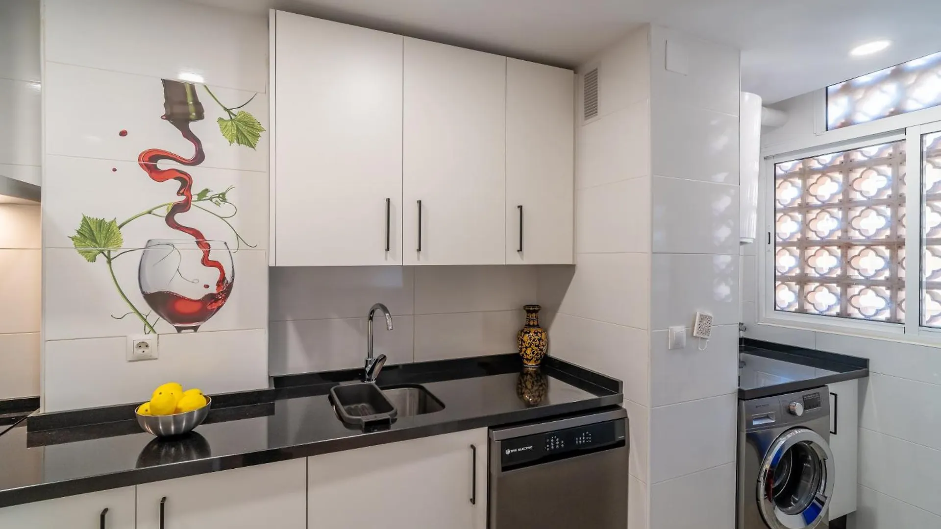 Casa Playa Guadalmar, Beautiful Apartment In Front Of The Sea, Wifi, Ac, Smart Tv, Private Parking Malaga