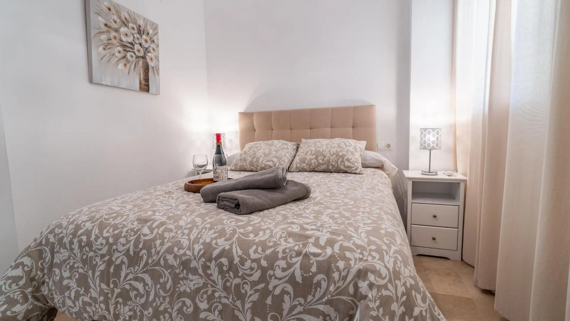 Casa Playa Guadalmar, Beautiful Apartment In Front Of The Sea, Wifi, Ac, Smart Tv, Private Parking Malaga