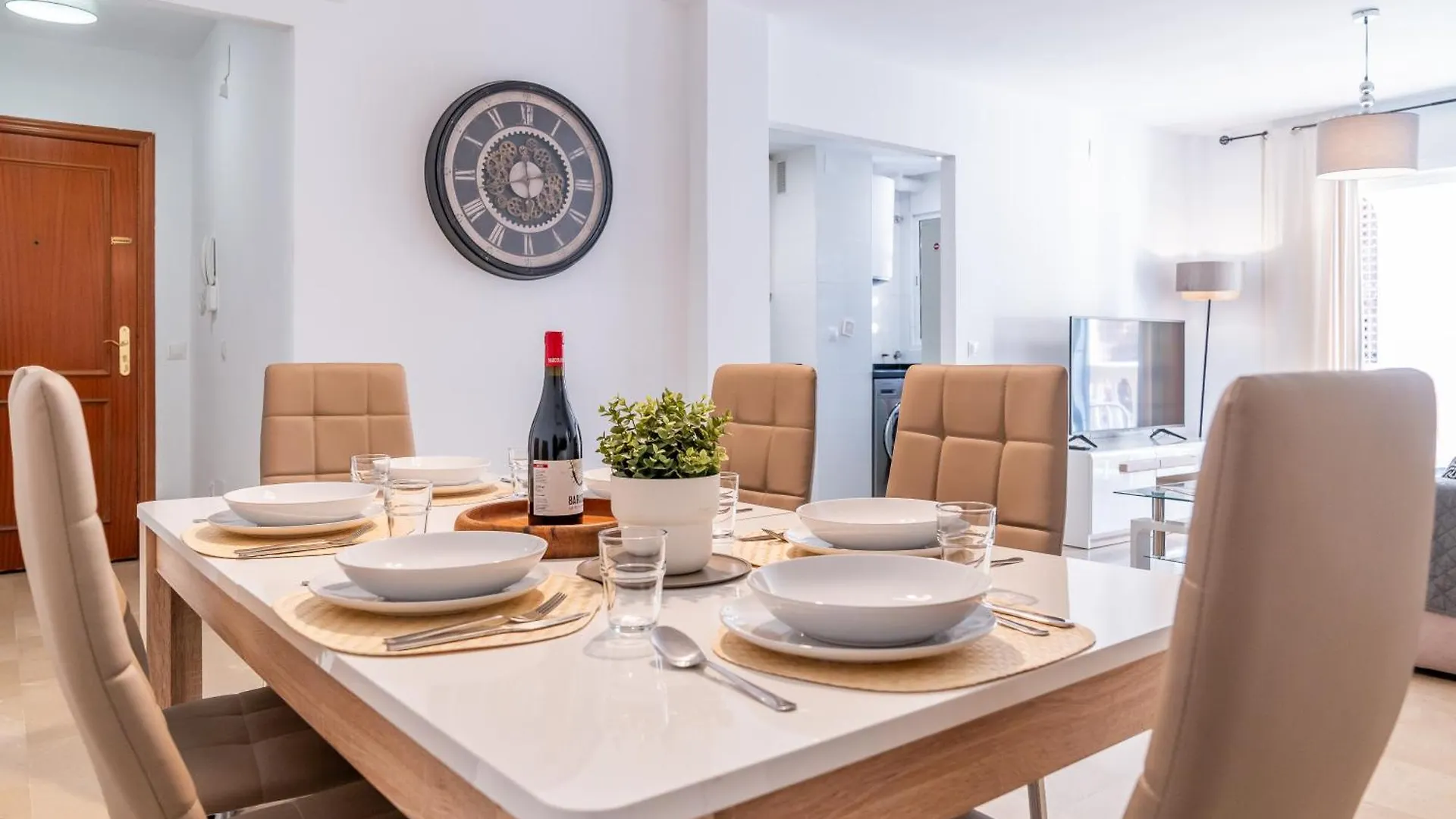 Casa Playa Guadalmar, Beautiful Apartment In Front Of The Sea, Wifi, Ac, Smart Tv, Private Parking Malaga